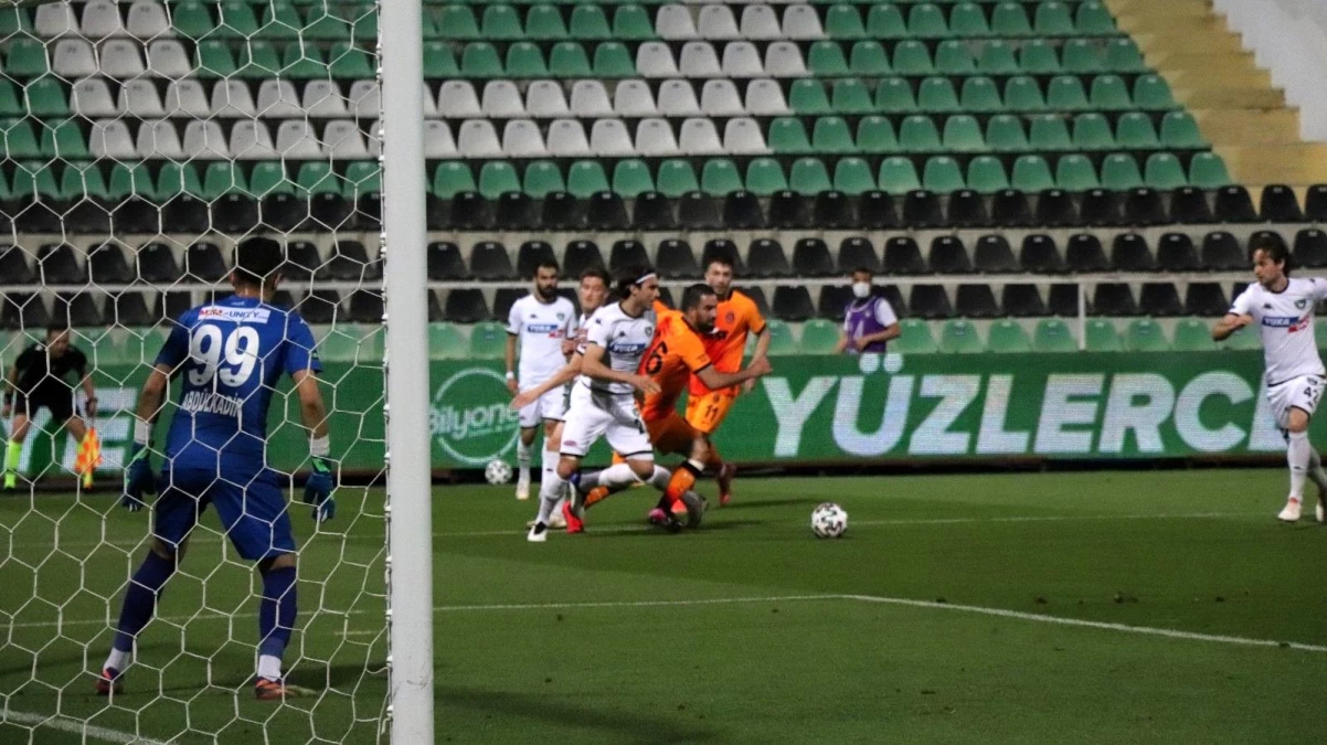 Süper Lig: Denizlispor: 0 - Galatasaray: 2 (İlk yarı)