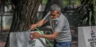 Antalya'da bayram arifesinde şehitliğe ziyaret