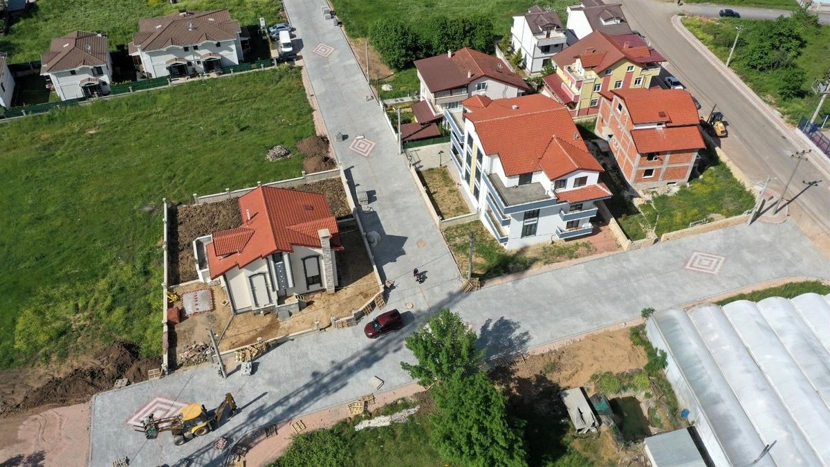 Başiskele\'nin yollarında çalışma sürüyor