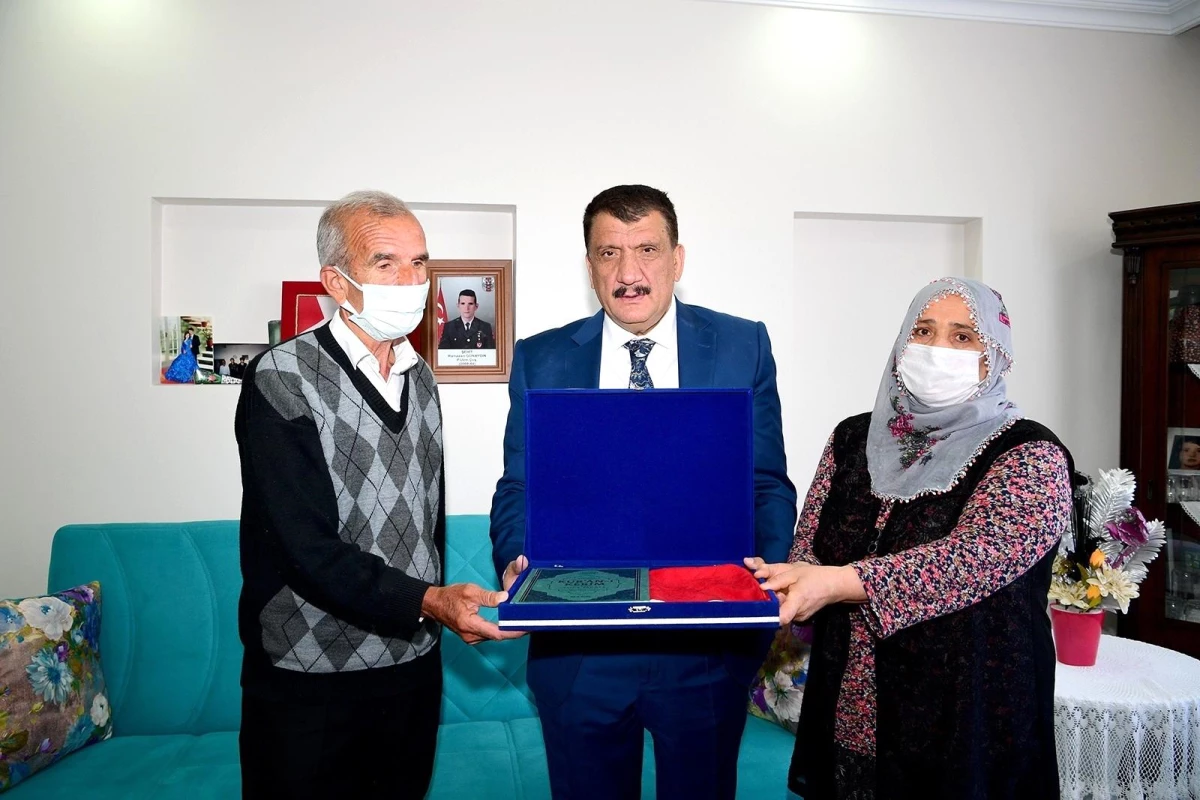 Malatya Büyükşehir Belediye Başkanı Gürkan, şehit ailelerini ziyaret etti