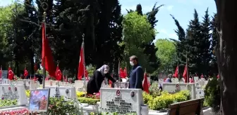 Edirnekapı Şehitliği'nde hüzünlü bayram ziyareti