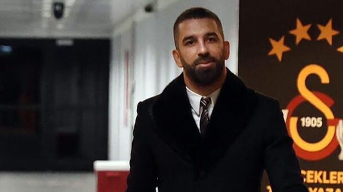Arda Turan, deplasman dönüşü sokakta sabahladı