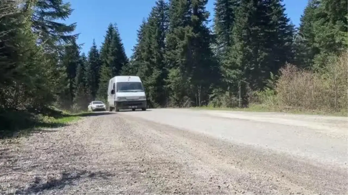 Son dakika haber | KASTAMONU - Türk Kızılay ekipleri çocuklara götürdüğü bayramlıkla mutlu etti