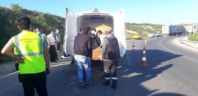 Son dakika haberleri: Kuzey Marmara Otoyolu'nda virajı alamayan tır devrildi: 1 ölü