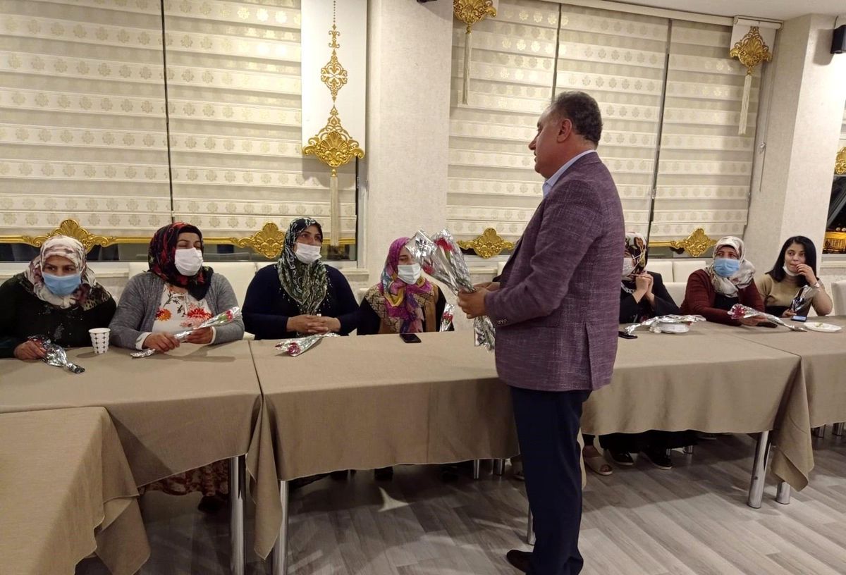Memur-Sen heyetinden evlat nöbetindeki ailelere destek ziyareti