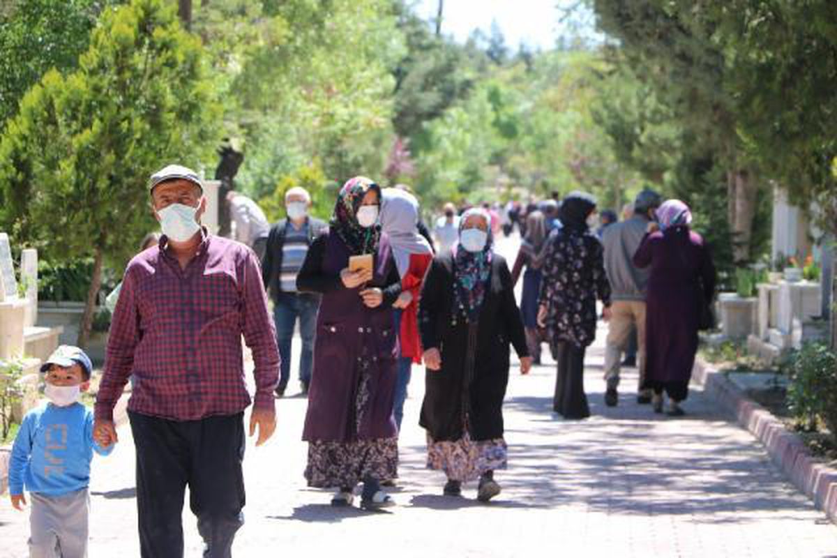 Niğde\'de kısıtlamada mezarlık ziyareti