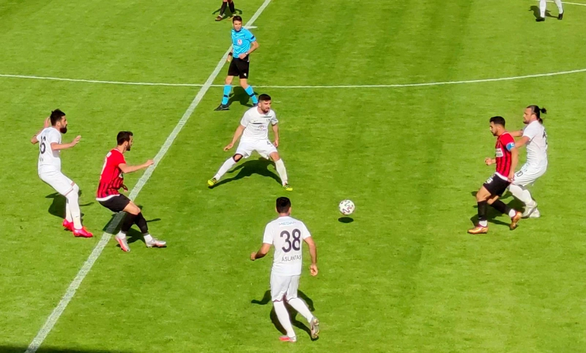 TFF 2. Lig Kırmızı Grup Play-Off Çeyrek Final: Vanspor FK: 0 Sakaryaspor: 2
