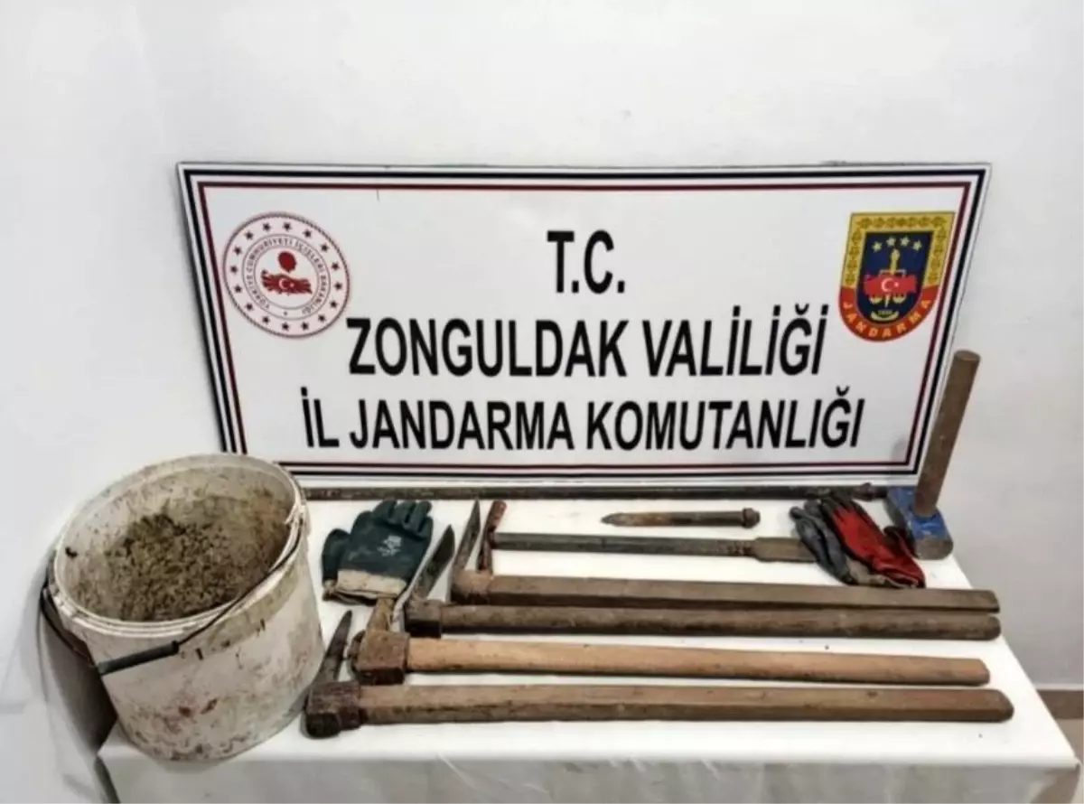 Son dakika haberleri! Kaçak kazı yapan 4 şüpheliye jandarma baskını