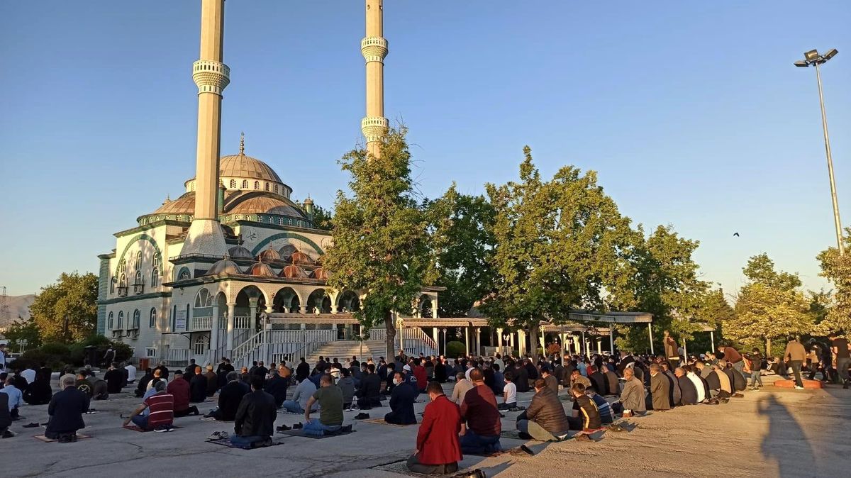 Malatya\'da bayram namazında camiler doldu