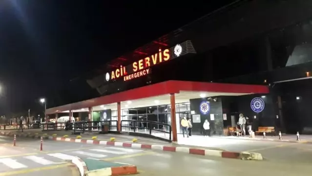 Morgda görev yapan imam, polislere keserle saldırdı: Öldüreceğim sizi! Morgda görev yapan imam, polislere keserle saldırdı: Öldüreceğim sizi!