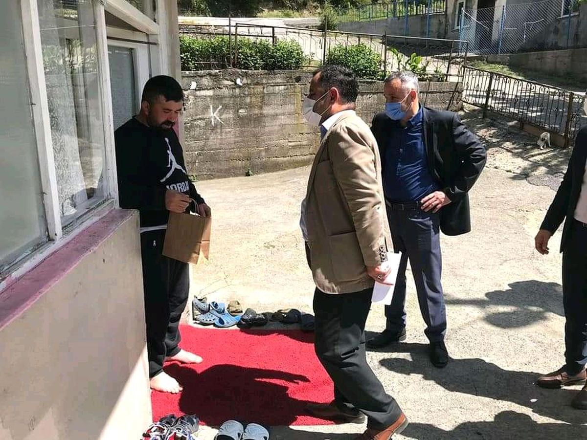 Muhtardan köy sakinlerine bayram hediyesi