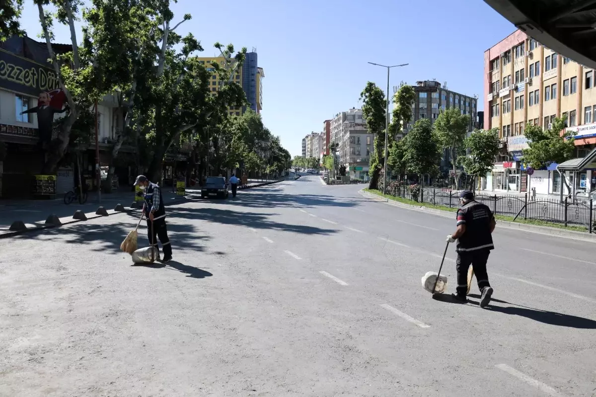 Onlar evde kalanlar için mesaide