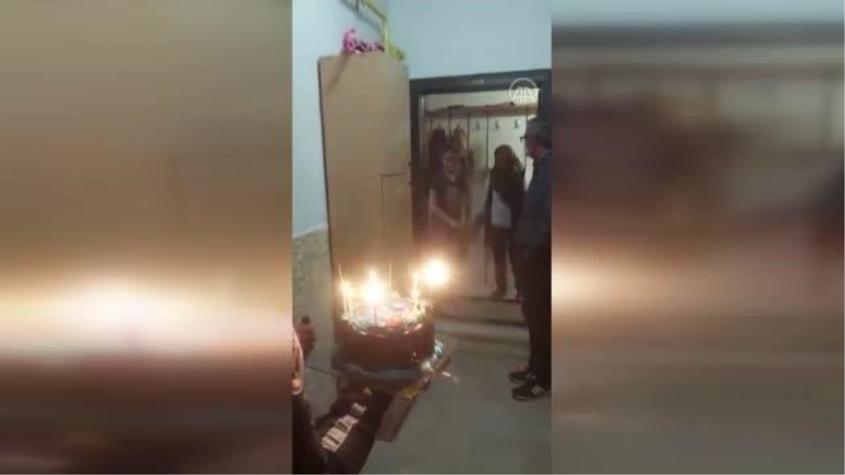 Polis ekiplerinden şehit kardeşine doğum günü sürprizi