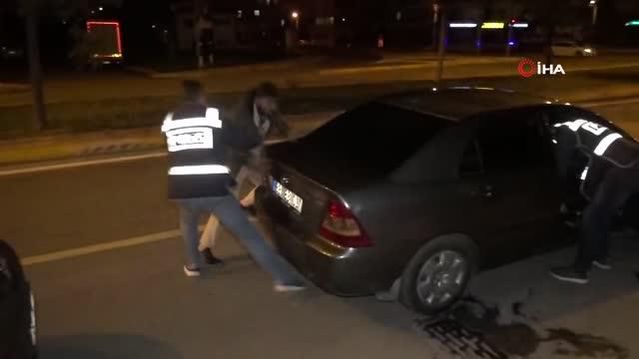 Sevgilisini kaçırırken yakalandı, polisi çileden çıkardı: CD'mi verin bana Sevgilisini kaçırırken yakalandı, polisi çileden çıkardı: CD'mi verin bana
