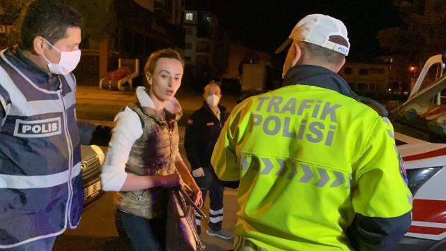 Sevgilisini kaçırırken yakalan şahıs, polisi çileden çıkardı: CD'mi verin bana Sevgilisini kaçırırken yakalan şahıs, polisi çileden çıkardı: CD'mi verin bana