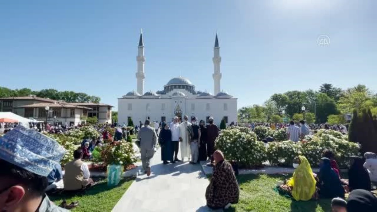 WASHINGTON - ABD\'li Müslümanlar Ramazan Bayramı\'nda Amerika Diyanet Merkezi\'nde buluştu