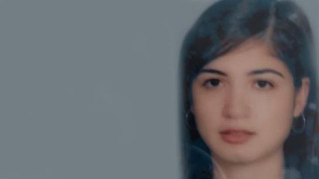 32 yaşındaki kadın, odasının kapısına asılı halde bulundu 32 yaşındaki kadın, odasının kapısına asılı halde bulundu