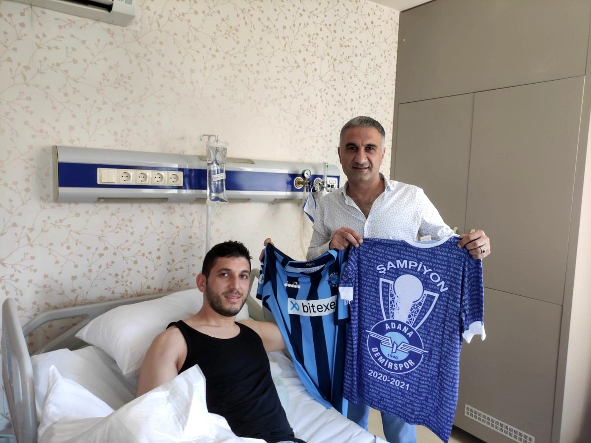 Adana Demirspor kulübü yöneticisi, şampiyonluk kutlamasında yaralanan taraftarları ziyaret etti