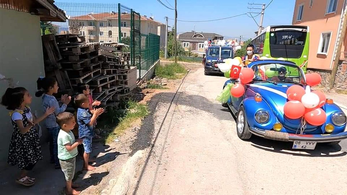 Son dakika: Başiskele\'de çocuklara bayram sürprizi
