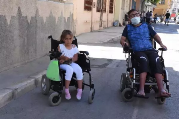 Son dakika! BEDENSEL ENGELLİ KUMSAL'IN HAYALİ, PATENLE KAYMAK Son dakika! BEDENSEL ENGELLİ KUMSAL'IN HAYALİ, PATENLE KAYMAK