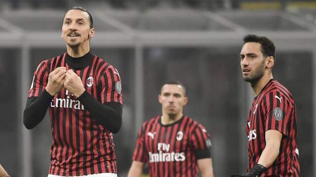 Hakan Çalhanoğlu, Ibrahimovic'in ardından Cristiano Ronaldo'yla takım arkadaşı oluyor Hakan Çalhanoğlu, Ibrahimovic'in ardından Cristiano Ronaldo'yla takım arkadaşı oluyor