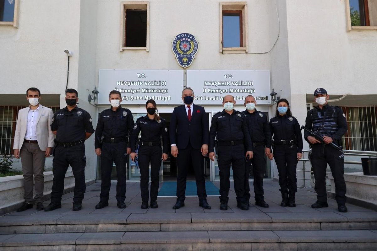 Savran görev başındaki kamu çalışanlarının bayramını kutladı