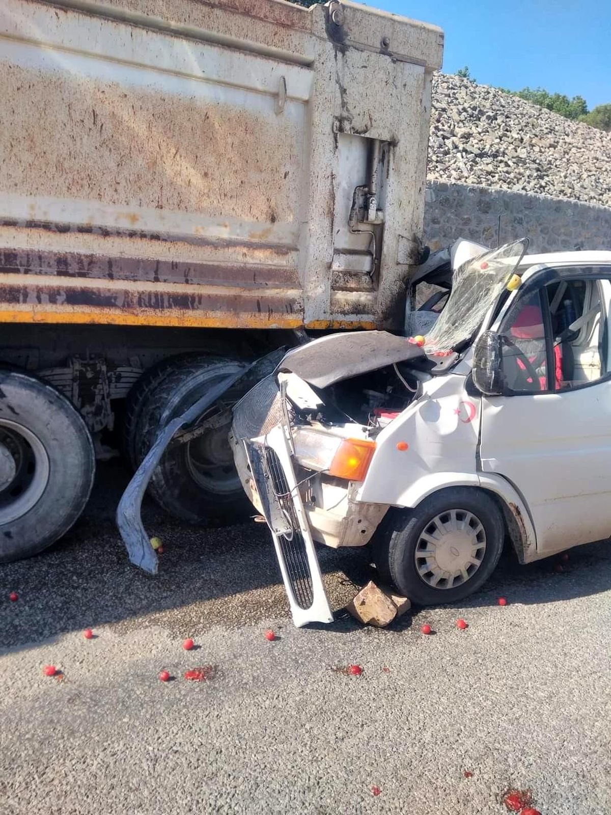 Simav\'da trafik kazası: 1 ölü, 1 yaralı