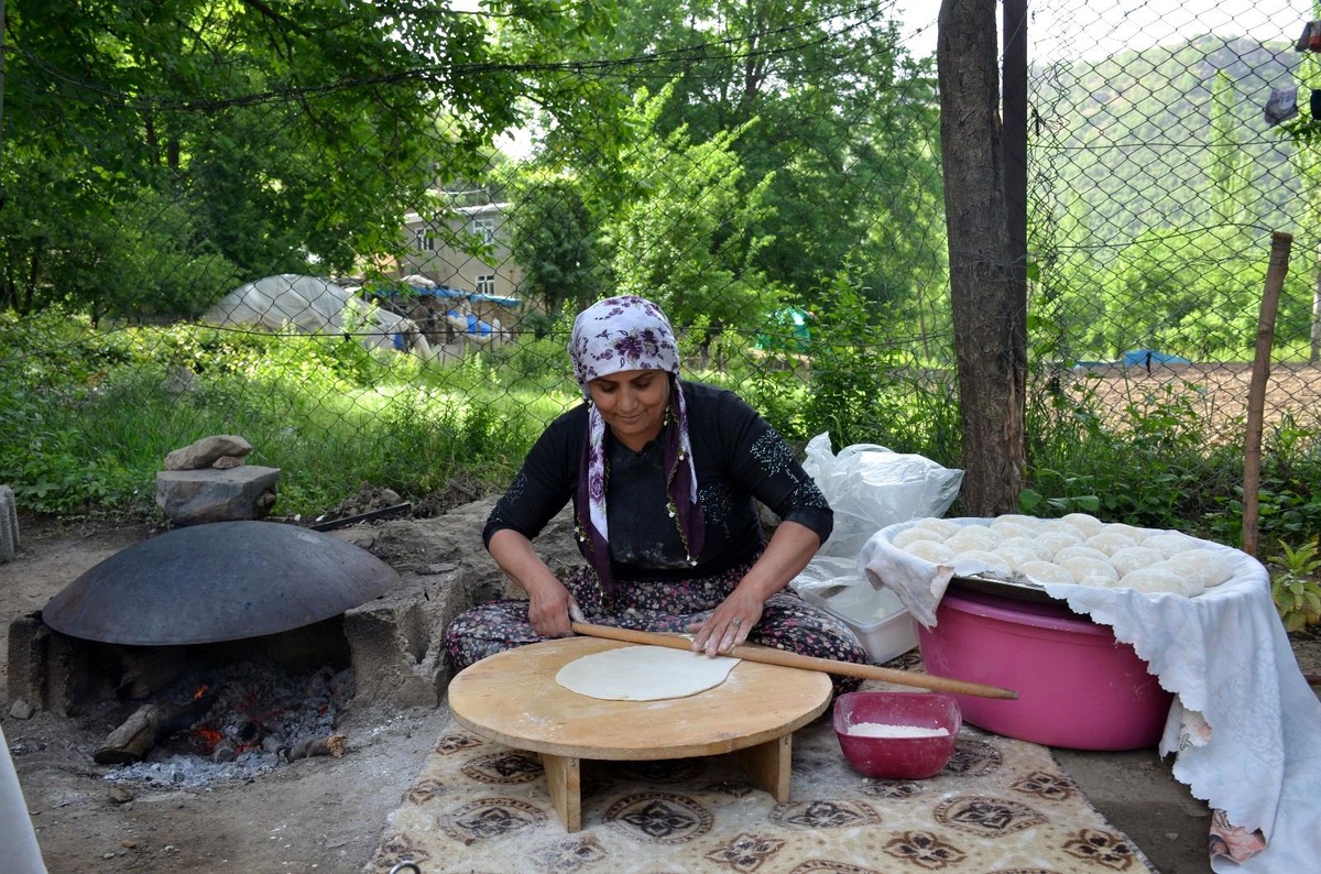 Şırnaklılar bayram geleneklerini sürdürüyor