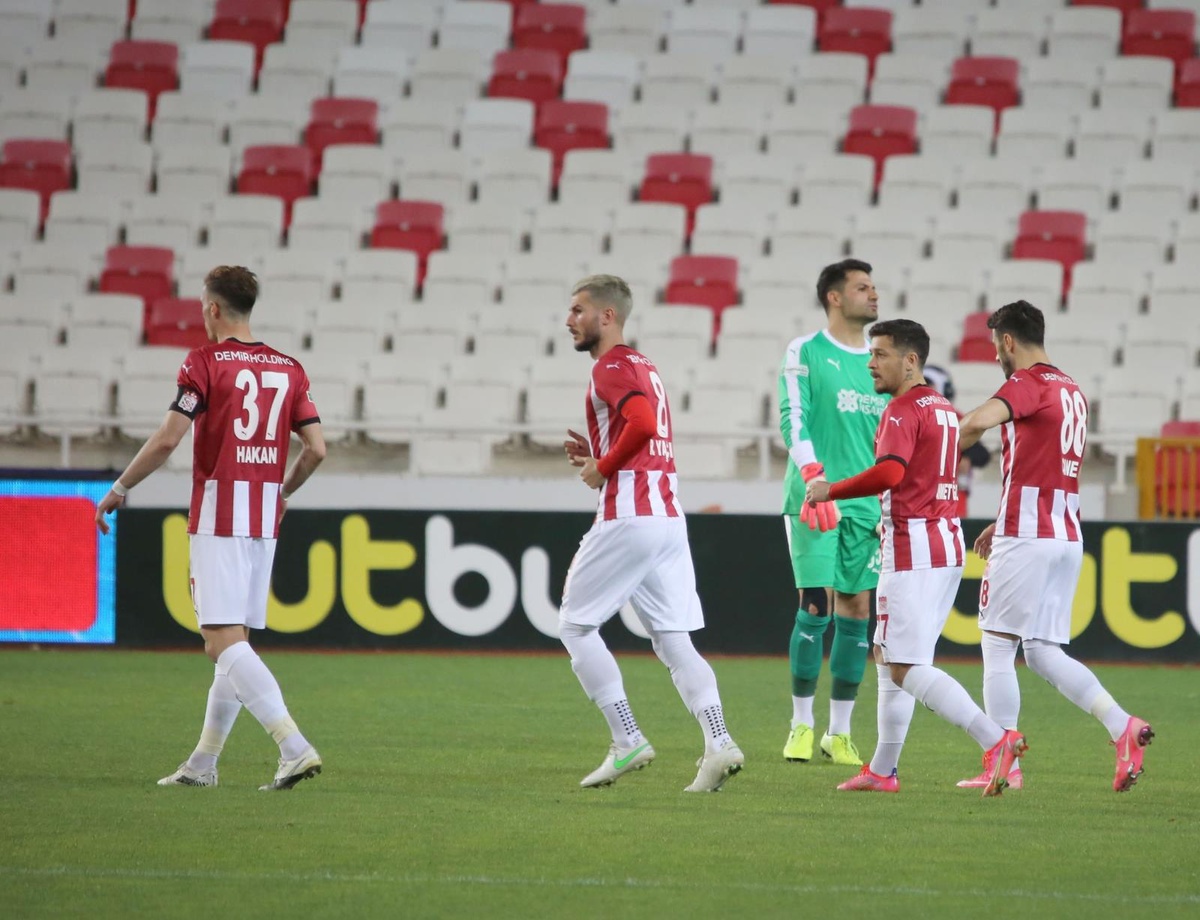Süper Lig\'in en az yenilen takımı Sivasspor