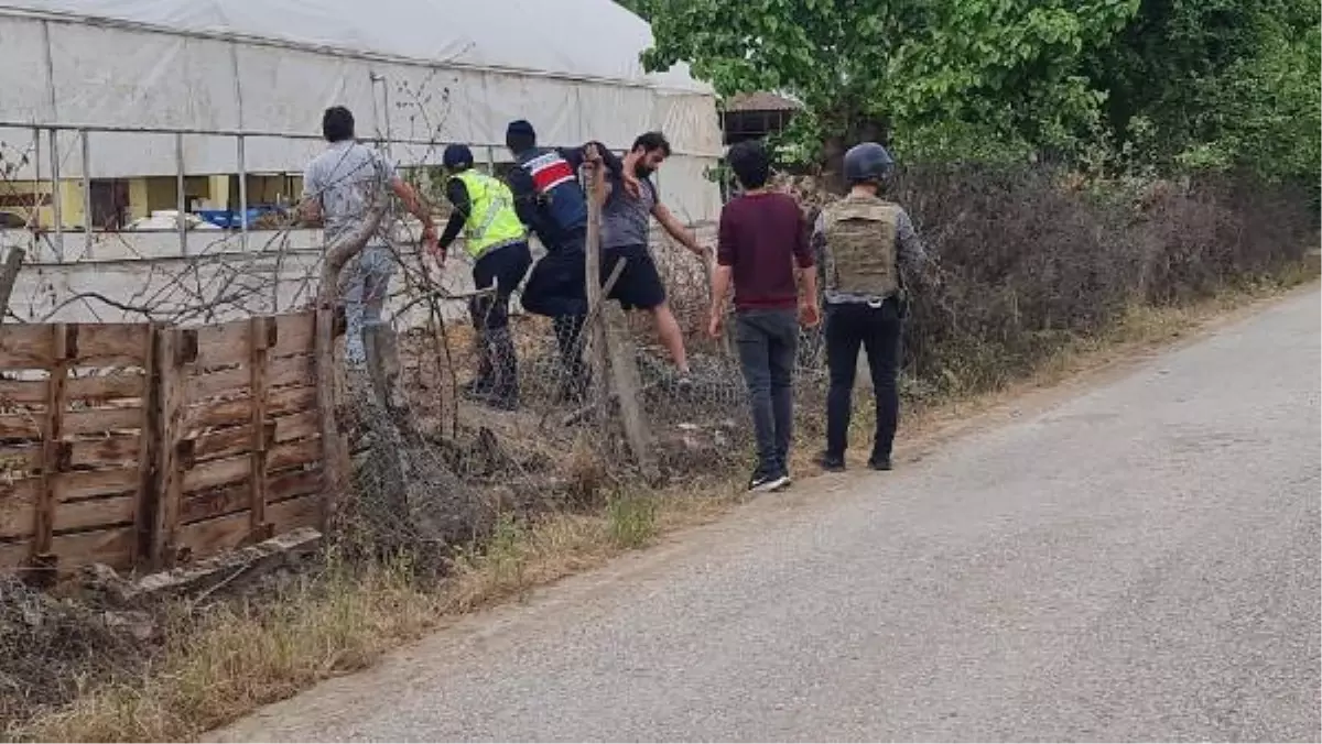 Son dakika gündem: Cinnet geçirdi dehşet saçtı: Babasını öldürdü, annesiyle birlikte 6 kişi ve 3 jandarmayı vurdu (4)- Yeniden