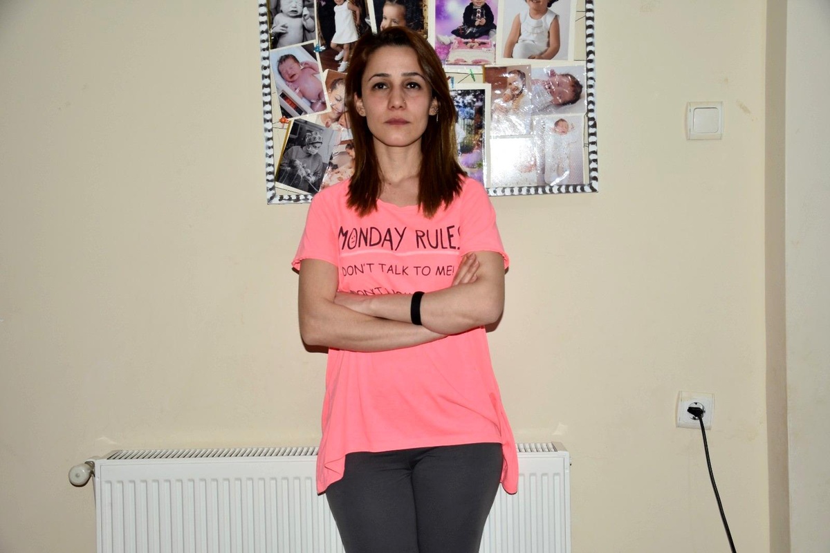 Genç kadının patronu tarafından kızlarının gözleri önünde darp edildiği iddiası