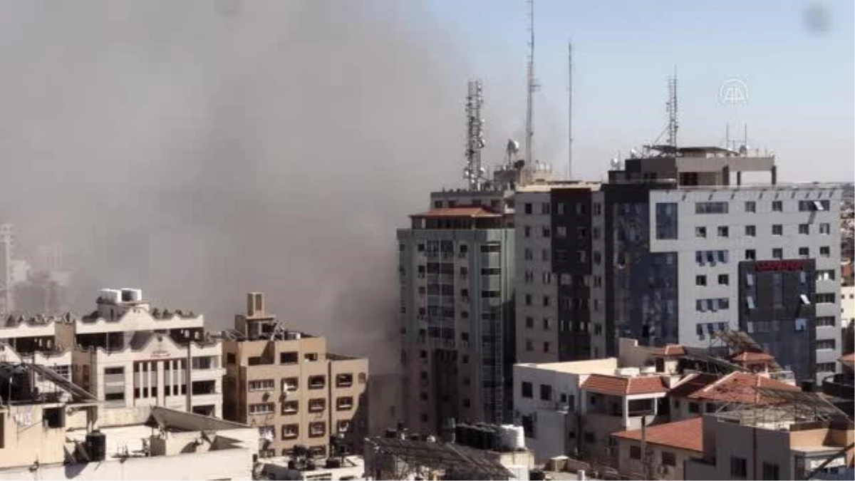 İsrail ordusu, Gazze\'deki Associated Press (AP) ile Al-Jazeera\'nın ofisinin olduğu binayı vurdu (3)