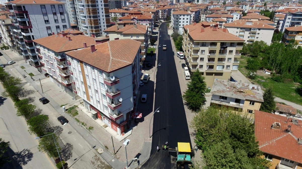 Kahramankazan\'da asfalt yenileme çalışmaları sürüyor