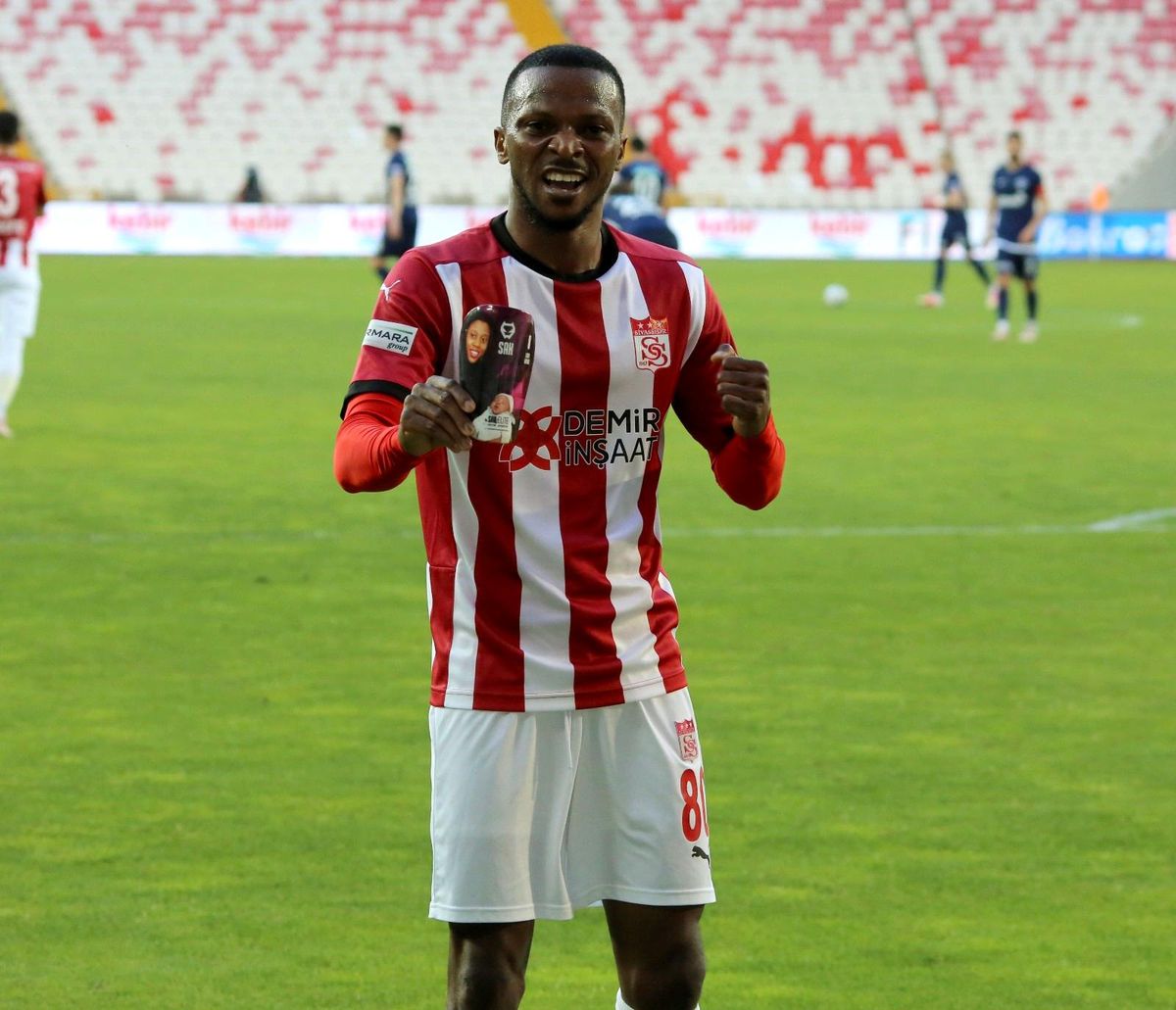 Kayode ligdeki 6. golünü attı