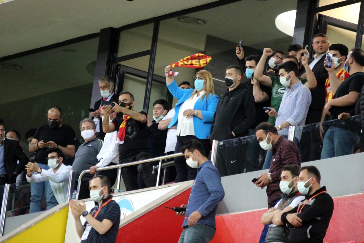 Kayserispor\'da ligde kalma sevinci