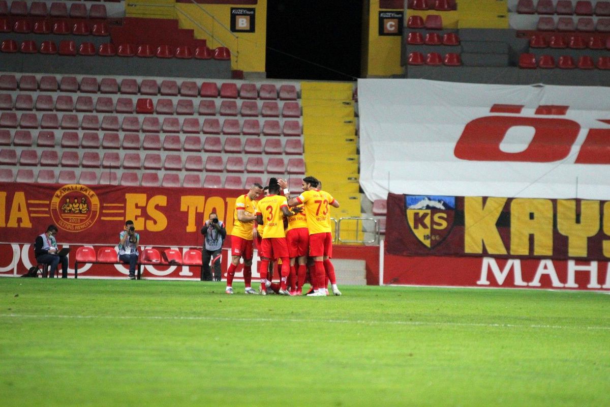 Süper Lig: Kayserispor: 1 Fenerbahçe: 0 (Maç devam ediyor)