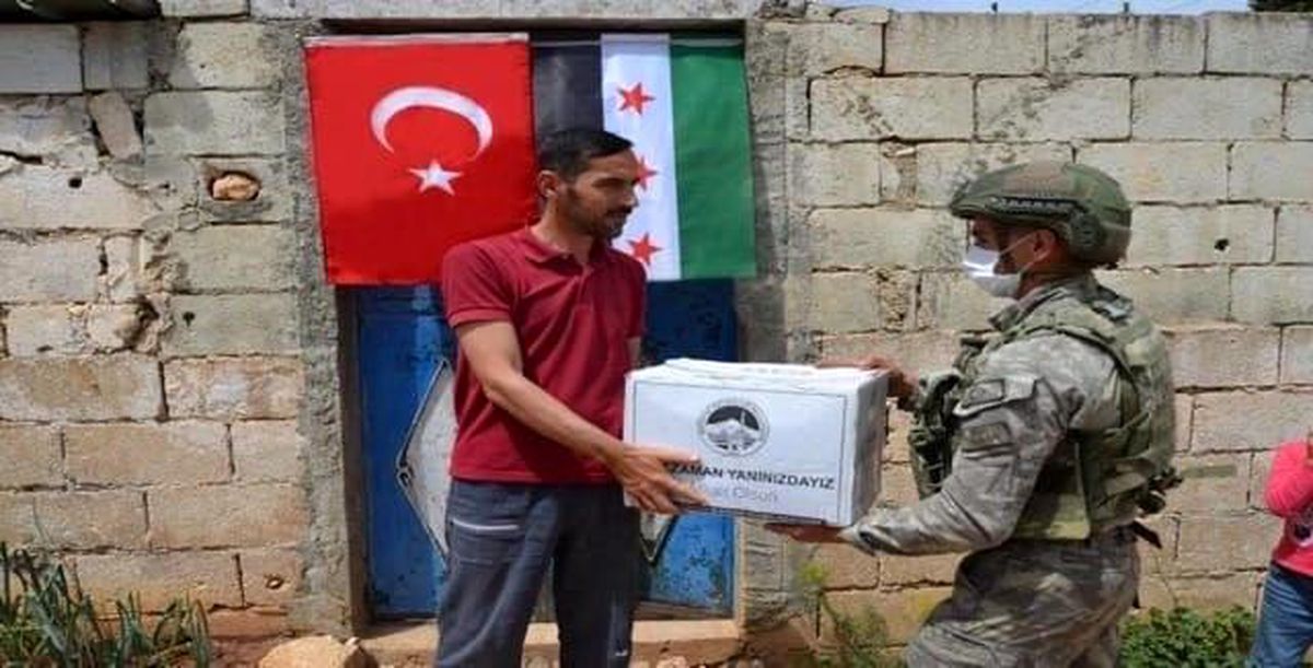 Türk ordusundan İdlib\'deki ihtiyaç sahibi ailelere gıda yardım