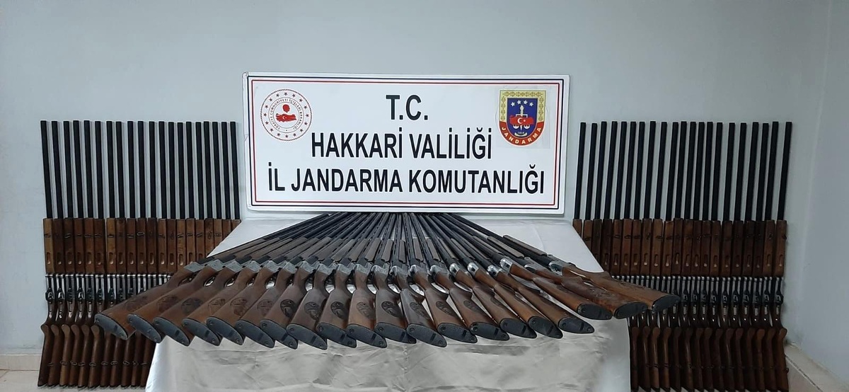 Yüksekova\'da 100 adet av tüfeği ele geçirildi