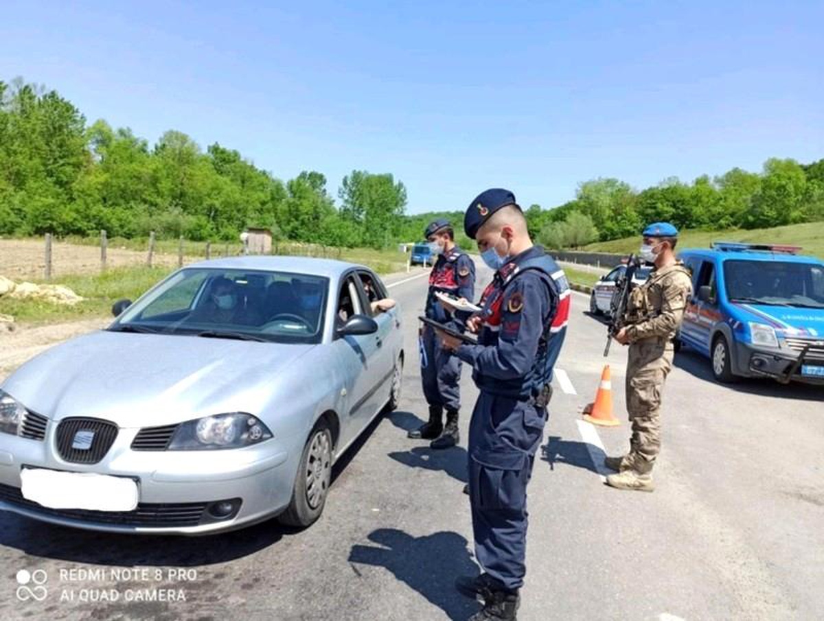 Son dakika! Zonguldak\'ta jandarmanın tam kapanma denetimleri sürüyor