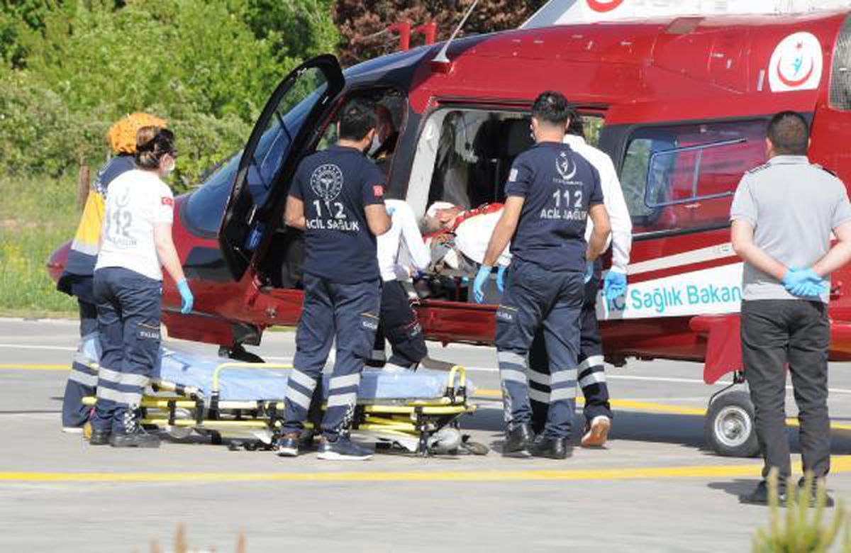 Afgan çobana ambulans helikopterle sevk