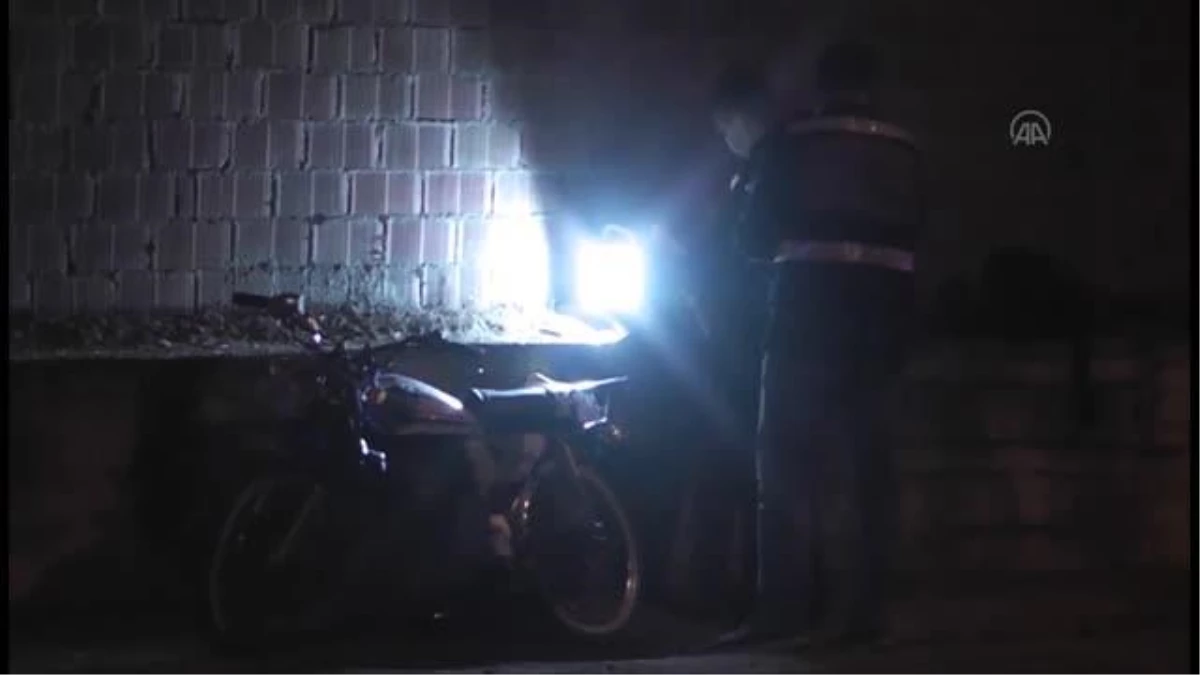 Son dakika haberi: Beton duvara çarpan motosikletteki 1 kişi öldü, 1 kişi yaralandı