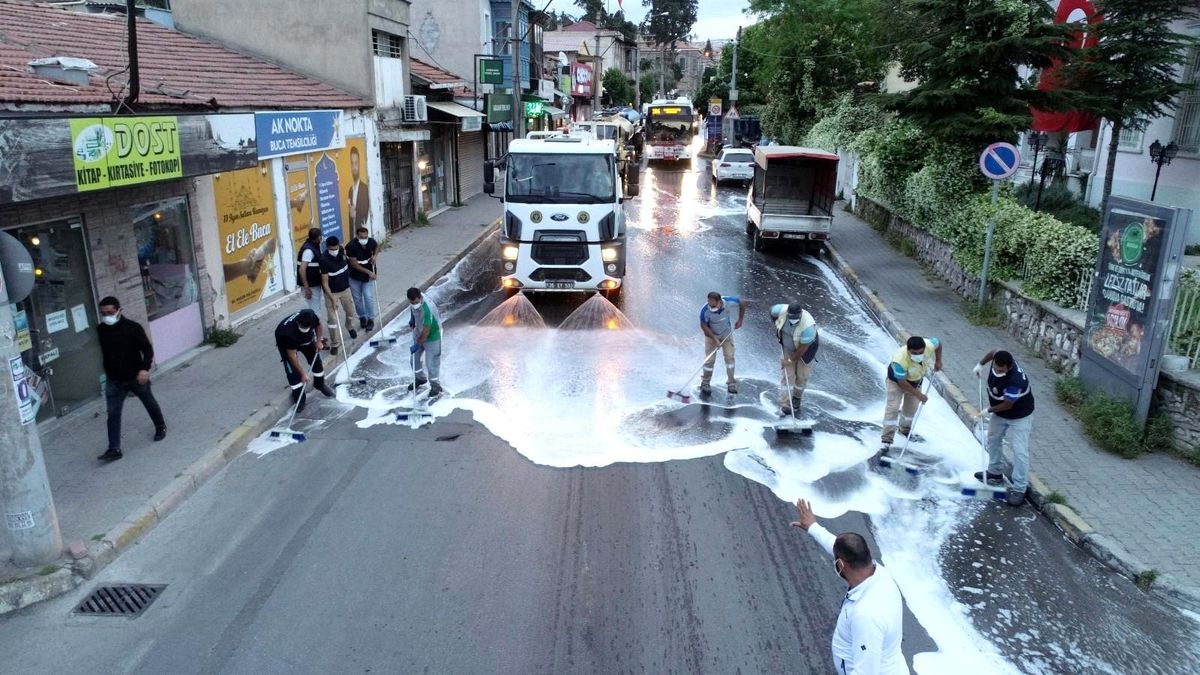 Buca yollarında temizlik seferberliği