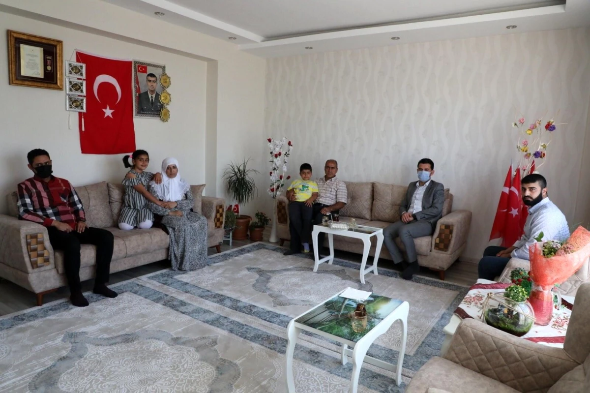 Yenişehir Kaymakamı ve Belediye Başkan Vekili Beşikci şehit aileleri ve gazilerle bayramlaştı