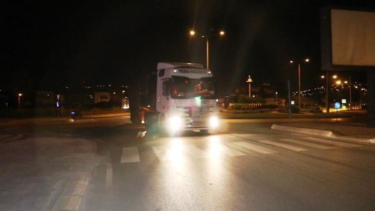 Sakarya\'da TIR\'la şampiyonluk turu attı