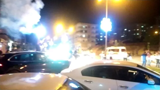 Şanlıurfa'da yasağa rağmen Beşiktaş'ın şampiyonluğu kutlandı Şanlıurfa'da yasağa rağmen Beşiktaş'ın şampiyonluğu kutlandı