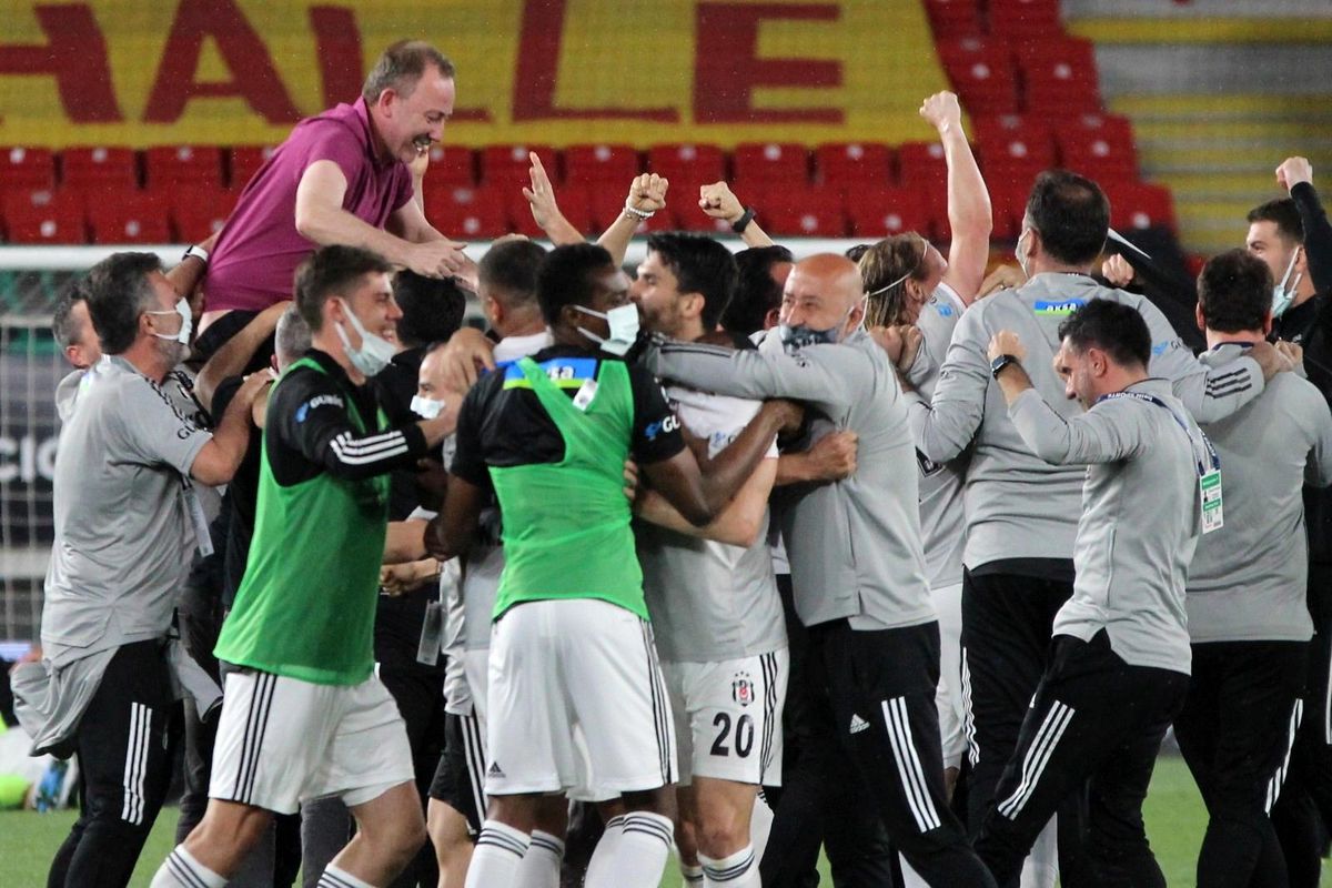 Sergen Yalçın, ilk kez gittiği İzmir deplasmanında 2 kupa peşinde!