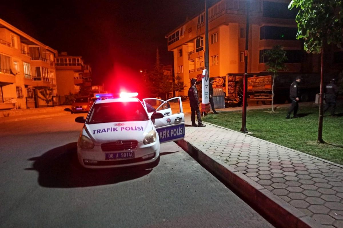 Sincan\'da silahlı kavga: 3 yaralı