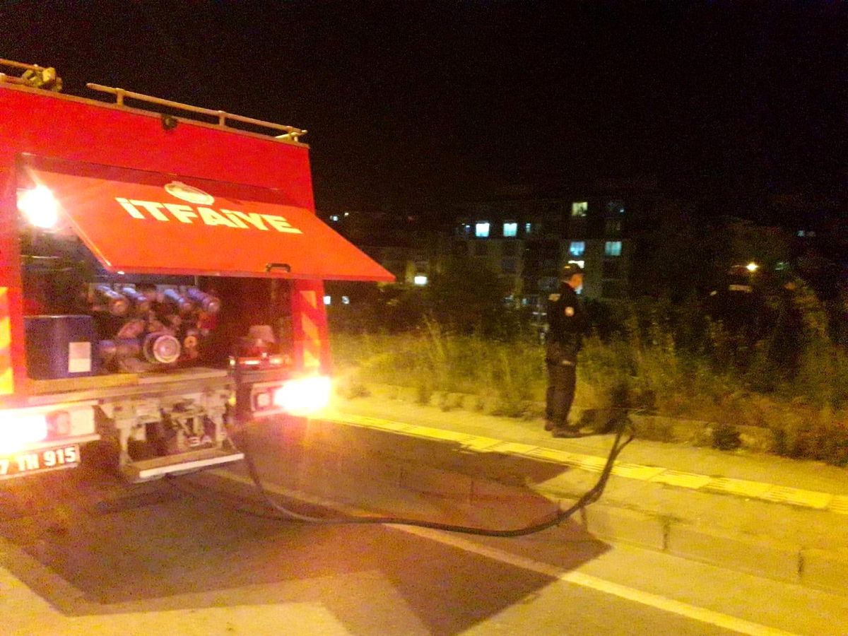 Yangın ekipleri harekete geçirdi