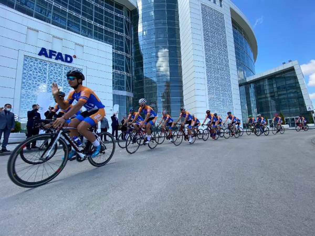 19 bisikletli, Ankara\'dan Samsun\'a pedal çeviriyor