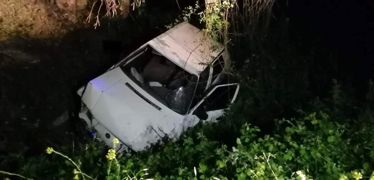 Alaplı\'da yoldan çıkan otomobil tarlaya uçtu: 1 yaralı